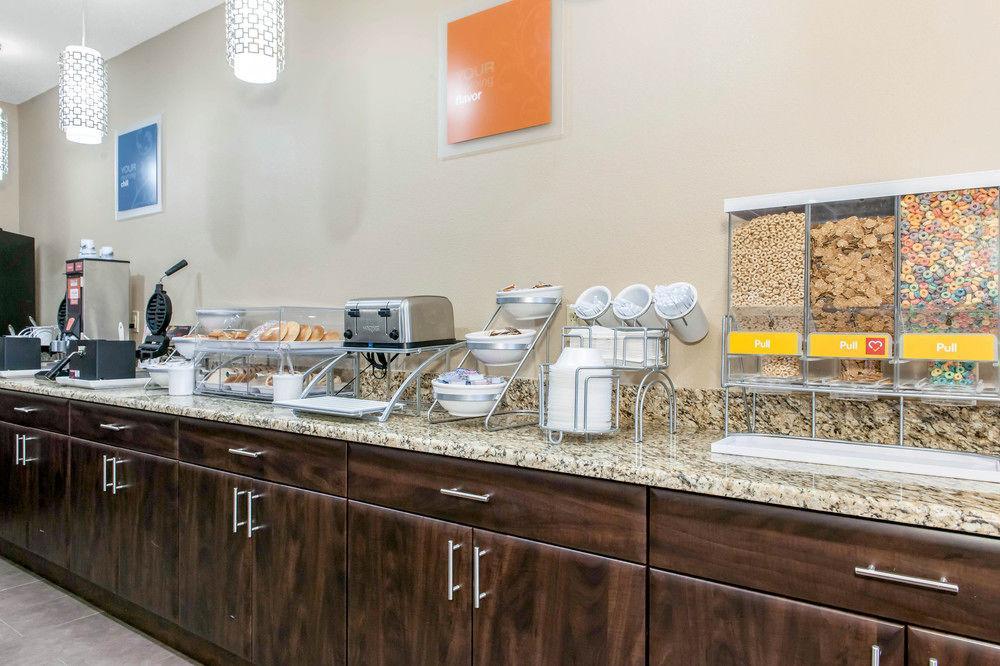 Comfort Suites Terre Haute University Area Ngoại thất bức ảnh