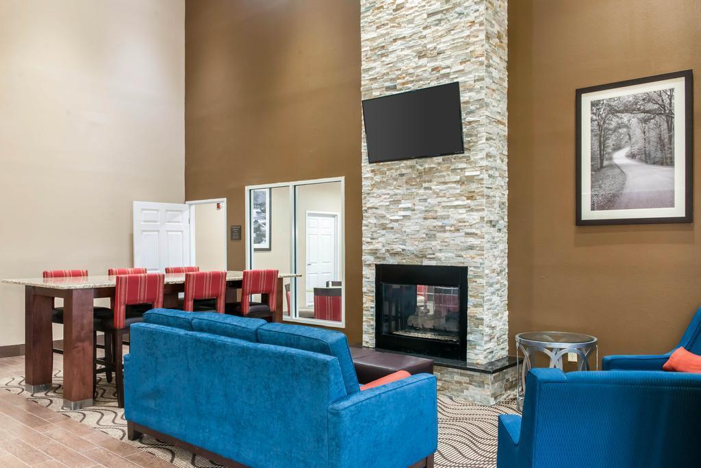 Comfort Suites Terre Haute University Area Ngoại thất bức ảnh