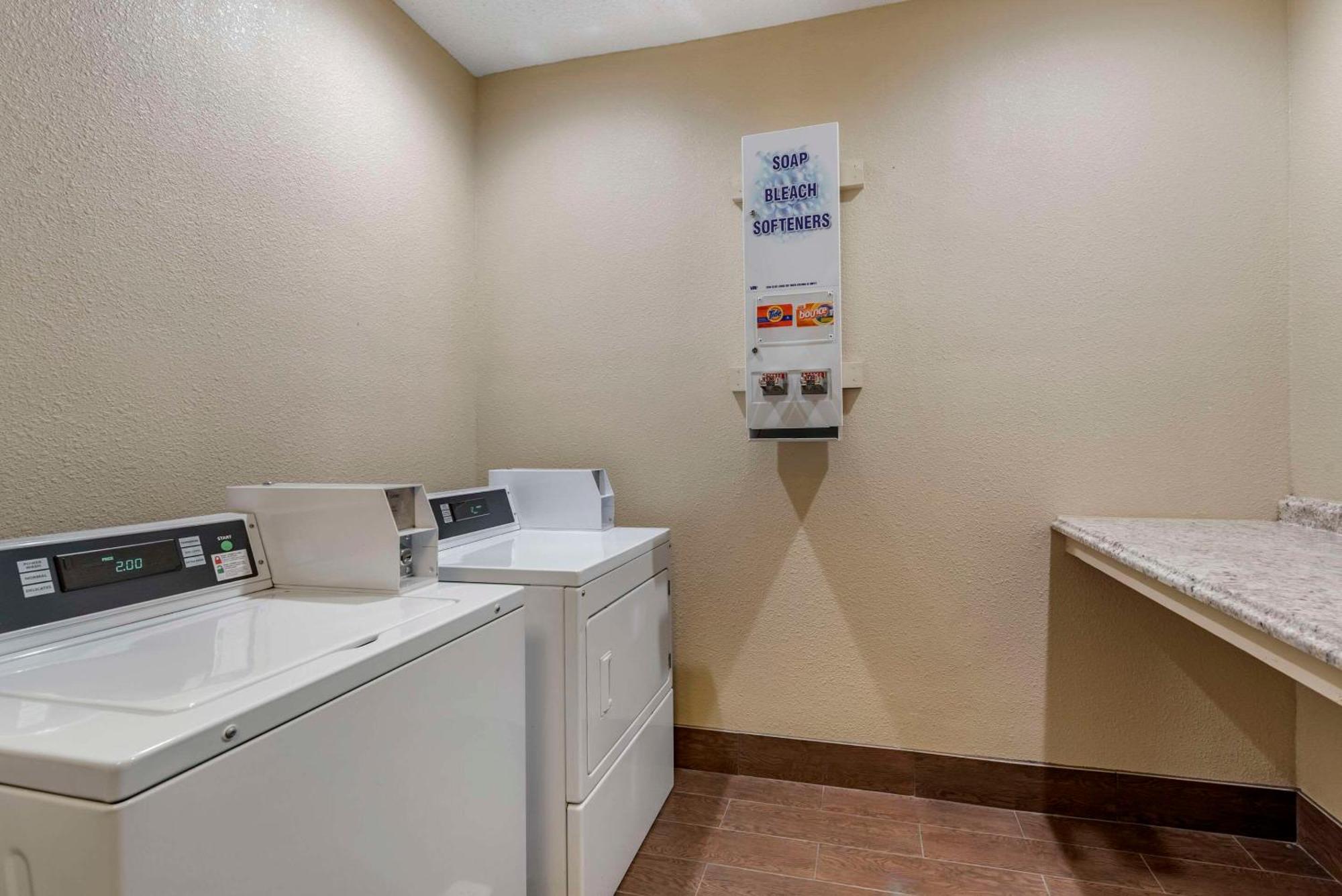 Comfort Suites Terre Haute University Area Ngoại thất bức ảnh