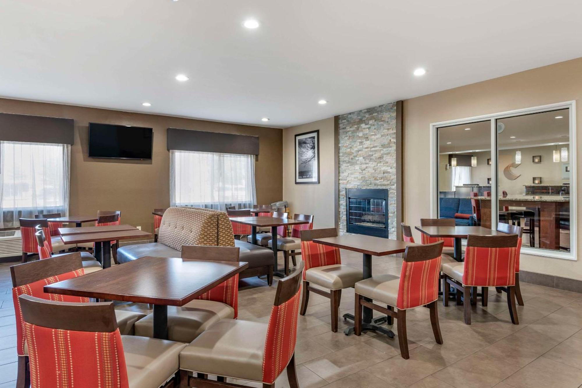 Comfort Suites Terre Haute University Area Ngoại thất bức ảnh