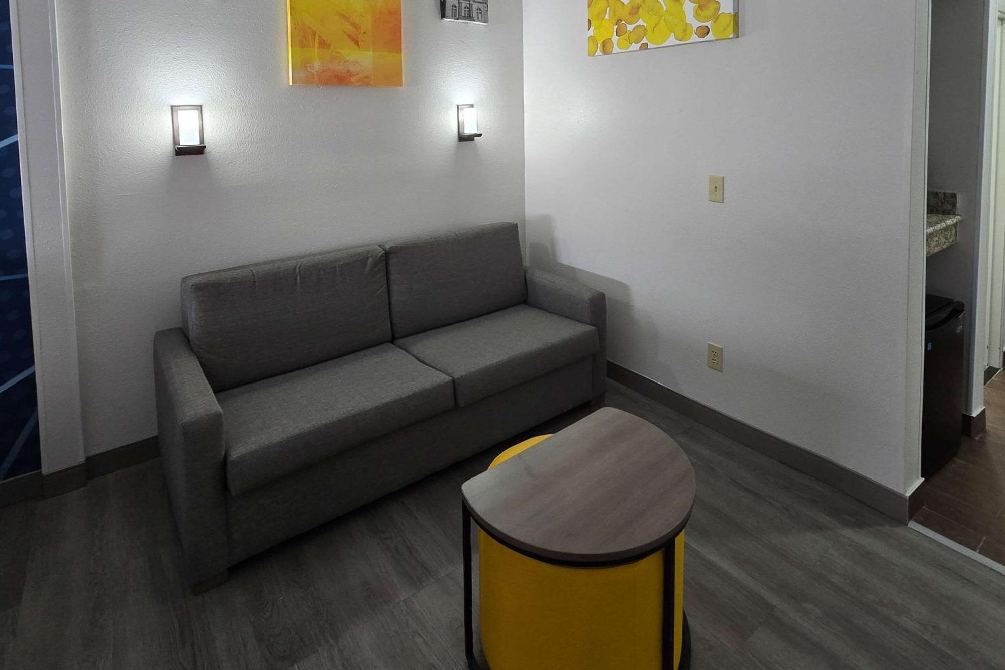 Comfort Suites Terre Haute University Area Ngoại thất bức ảnh