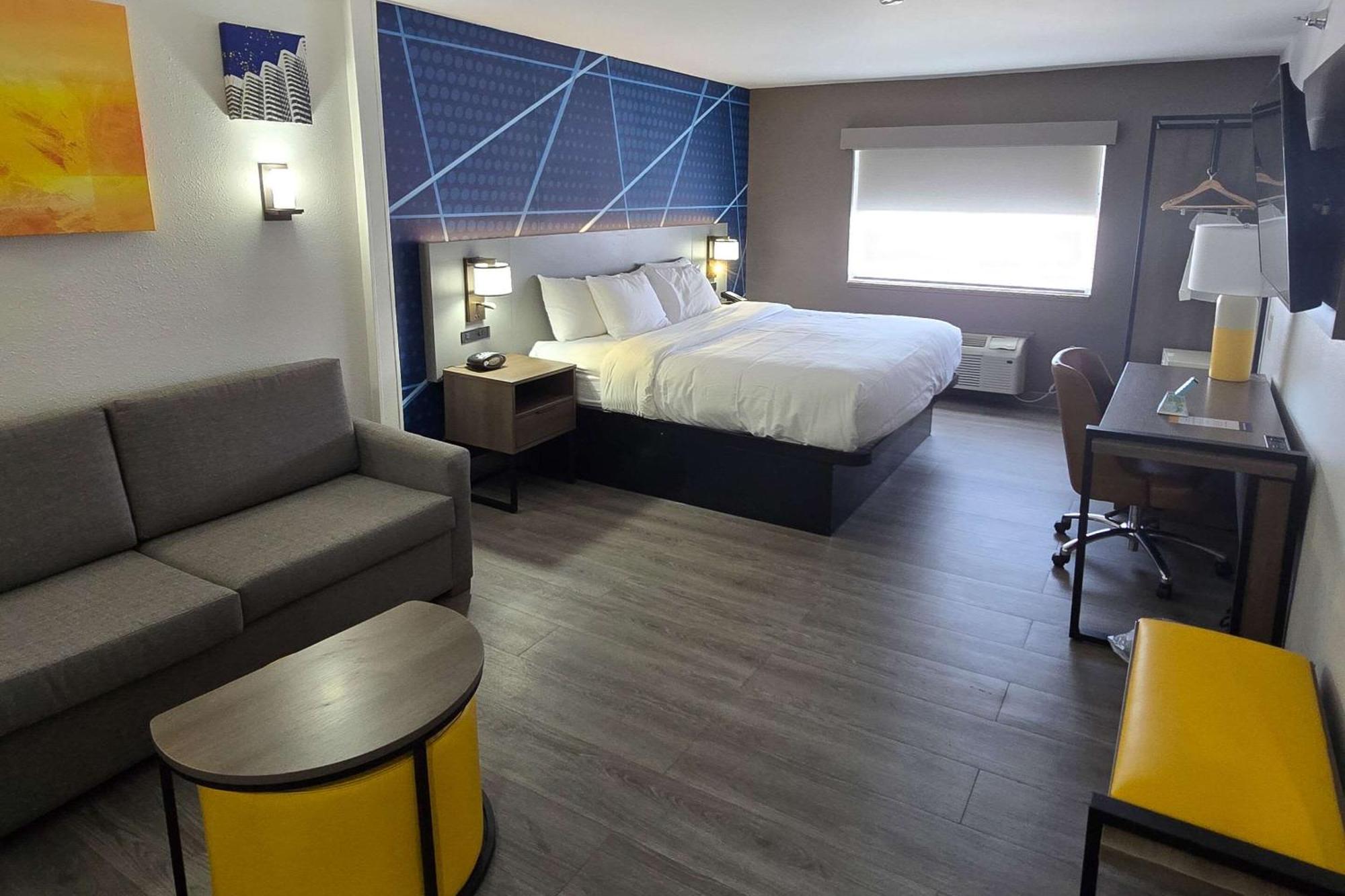 Comfort Suites Terre Haute University Area Ngoại thất bức ảnh
